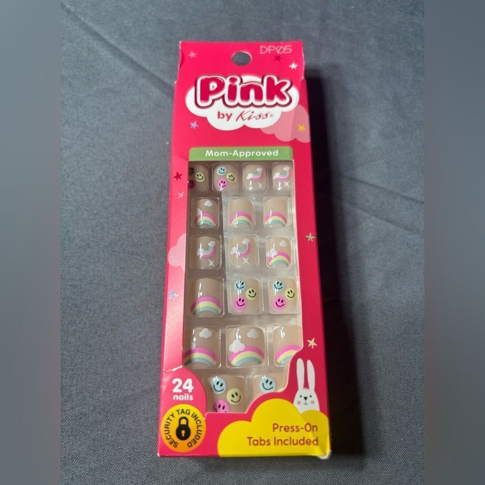 New 24 Pink by KISS Nails NWT Mom Approved